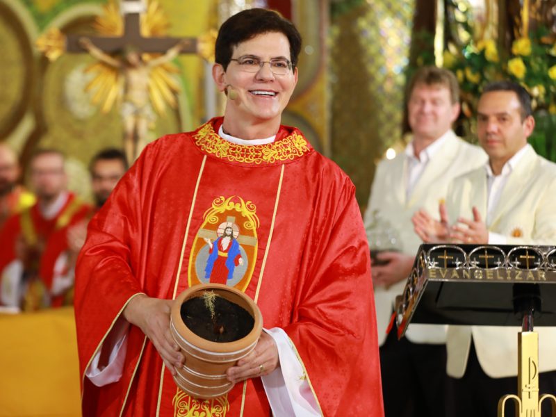 Padre Reginaldo Manzotti preside Santa Missa de encerramento da IV Festa de Jesus das Santas Chagas