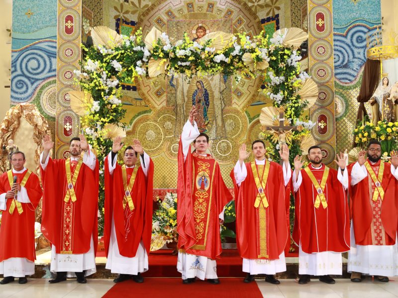 Padre Reginaldo Manzotti abre 1º dia do Tríduo em honra a Jesus das Santas Chagas