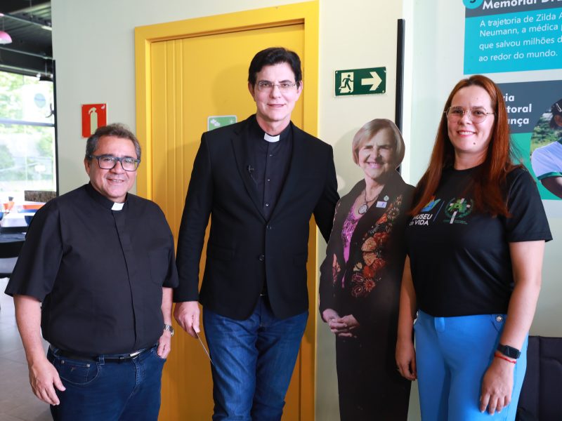 Padre Reginaldo Manzotti visita Pastoral da Criança