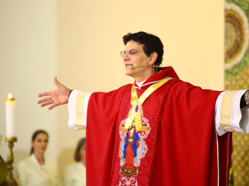 Padre Reginaldo Manzotti descreve a Chaga do lado de Jesus