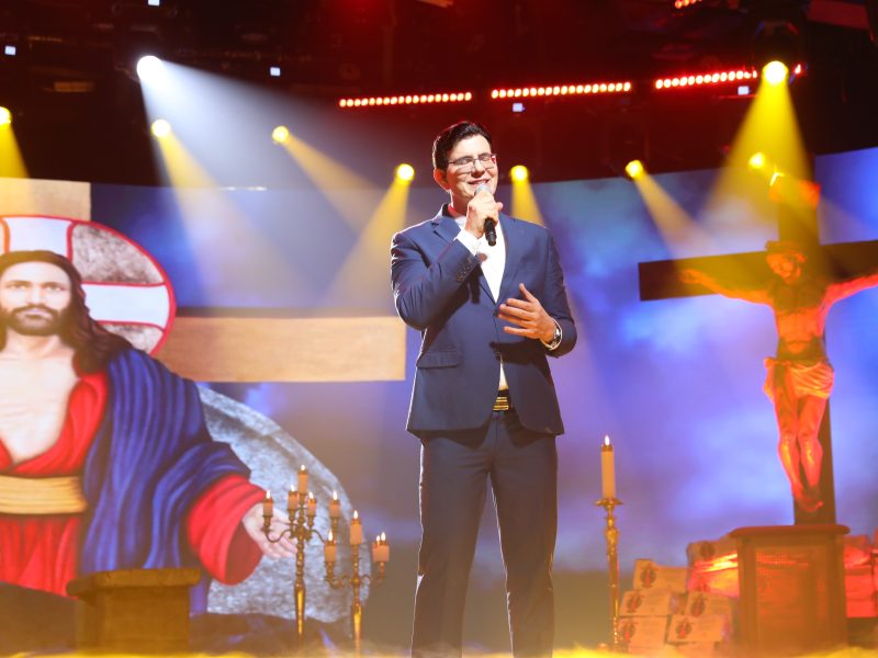 Padre Manzotti realiza a 5ª edição do especial “Compromisso de Amor”