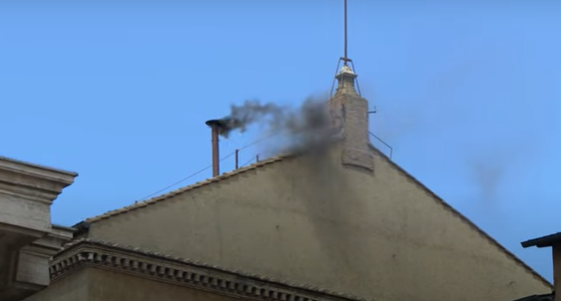 Expectativa continua: segunda chaminé indica falta de consenso no Conclave