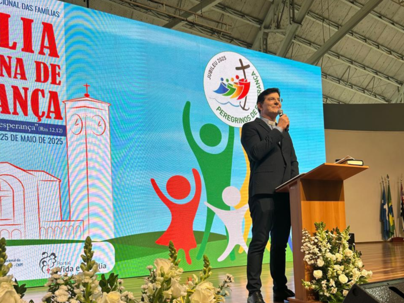 Padre Reginaldo Manzotti inspira fiéis no 15º Simpósio Nacional das Famílias em Aparecida