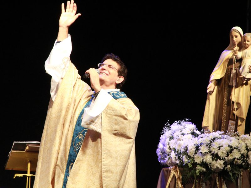 Padre Reginaldo Manzotti será atração em evento beneficente na Expoingá 2025