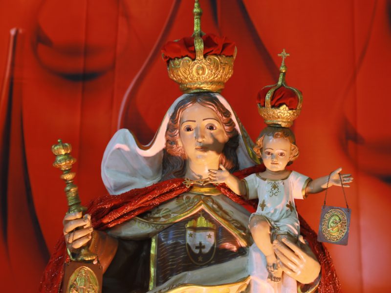Hoje é o dia da Mãe do escapulário, Nossa Senhora do Carmo