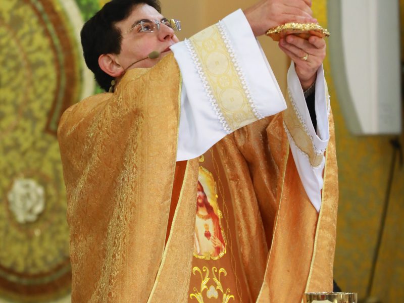 Missa de envio das 24 horas em oração reúne voluntários e fiéis que participarão deste final de semana