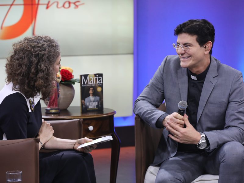 Padre Reginaldo Manzotti é convidado no programa “Vida em Foco”, especial de 5 anos