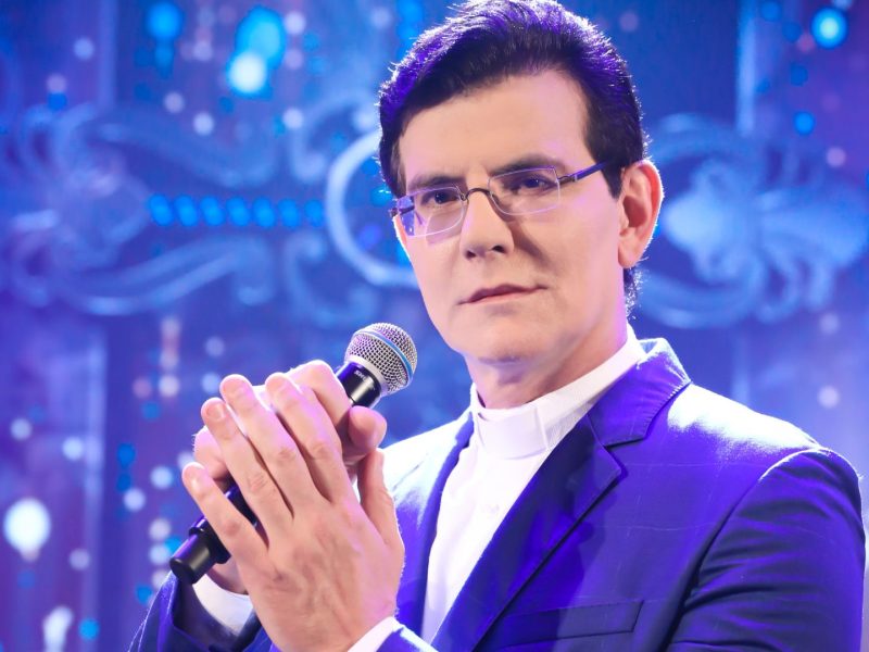 Padre Reginaldo Manzotti lança duas músicas inéditas nesta sexta-feira