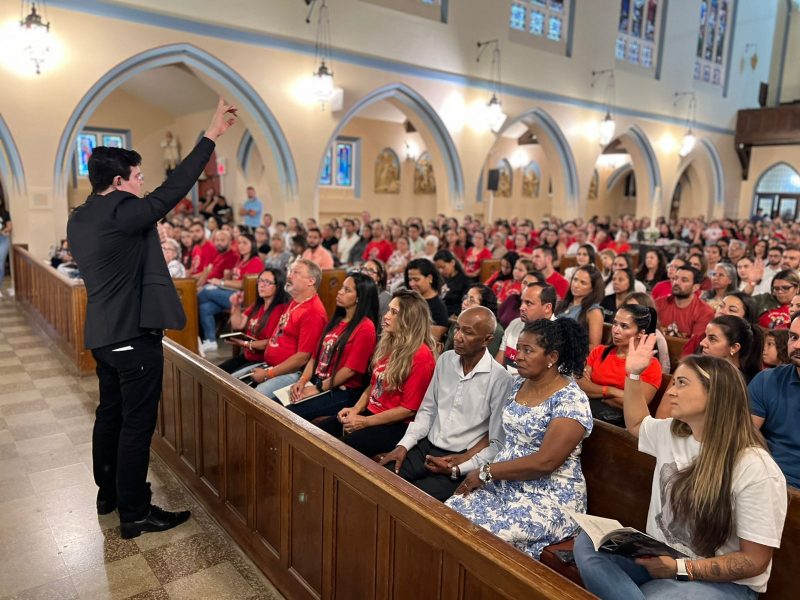 Padre Reginaldo Manzotti segue em missão internacional com evangelização e solidariedade