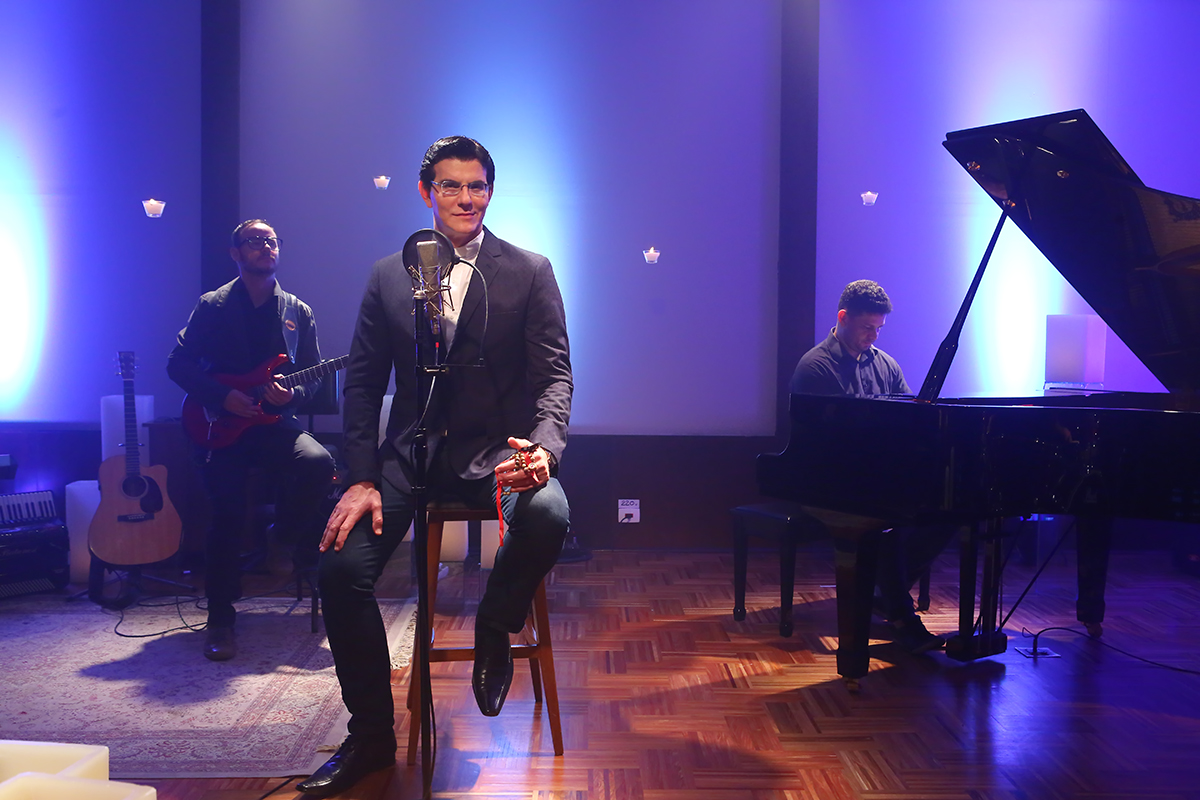 Padre Reginaldo Manzotti conquista novos feitos: CD, DVD e até Título de Cidadão de Fortaleza