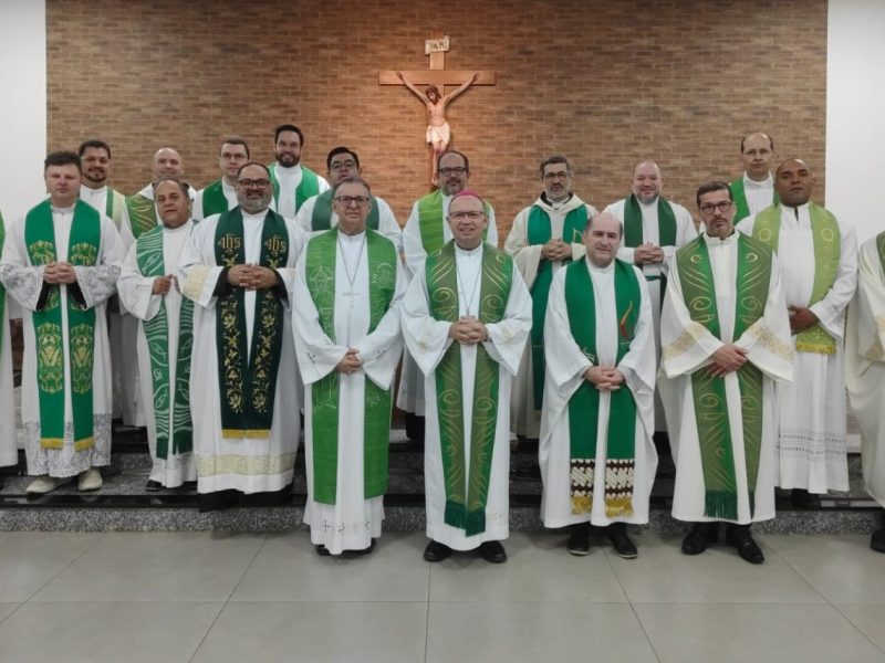 Padres refletem sobre missão evangelizadora no ambiente digital em encontro nacional, em Brasília