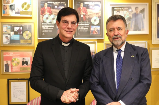 Padre Reginaldo Manzotti recebe Embaixador do México no Brasil em encontro na Associação Evangelizar é Preciso