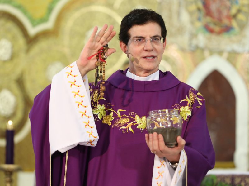 Padre Reginaldo Manzotti preside Santa Missa em intenção à Terra Prometida