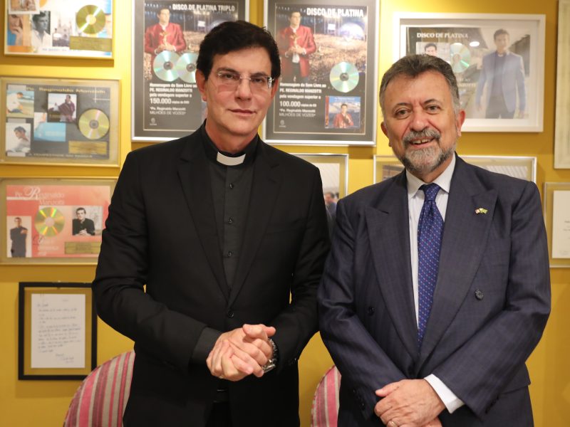 Padre Reginaldo Manzotti recebe Embaixador do México no Brasil