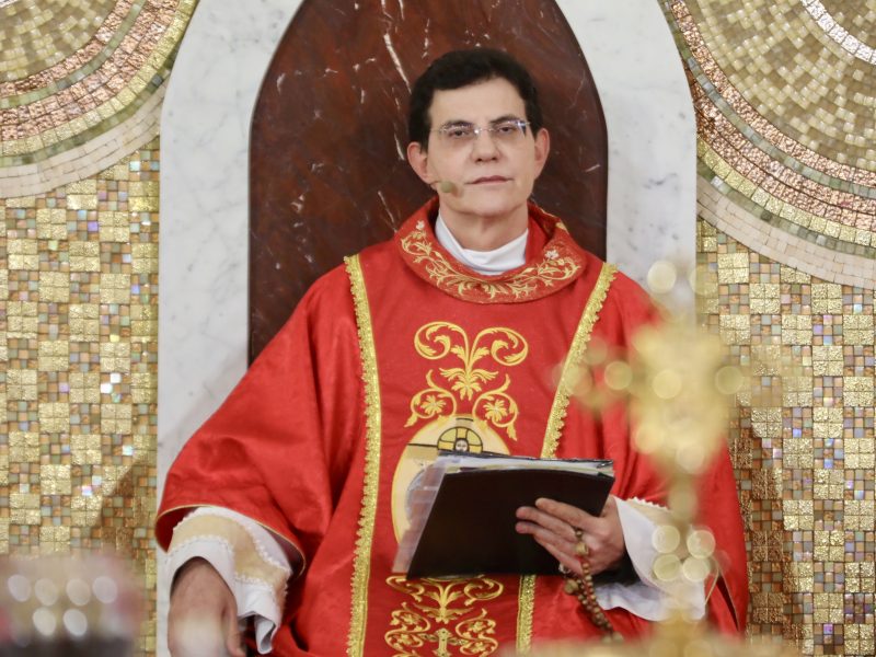 Encerramento das 24 horas em Oração é marcada por coroação de Jesus