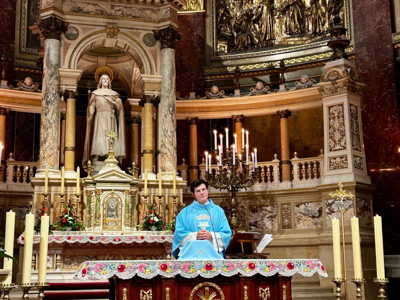 Padre Reginaldo Manzotti inicia peregrinação “Passos da Misericórdia” pela Europa