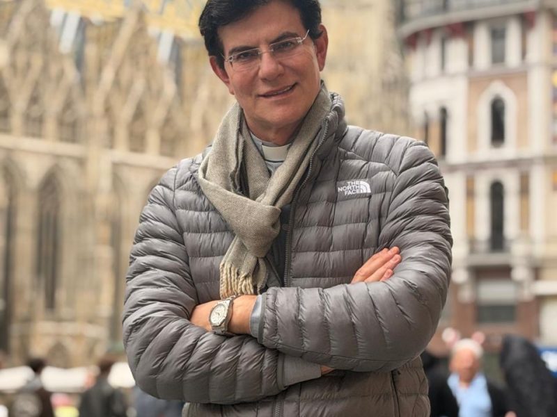 Padre Reginaldo Manzotti chega a Viena, Áustria